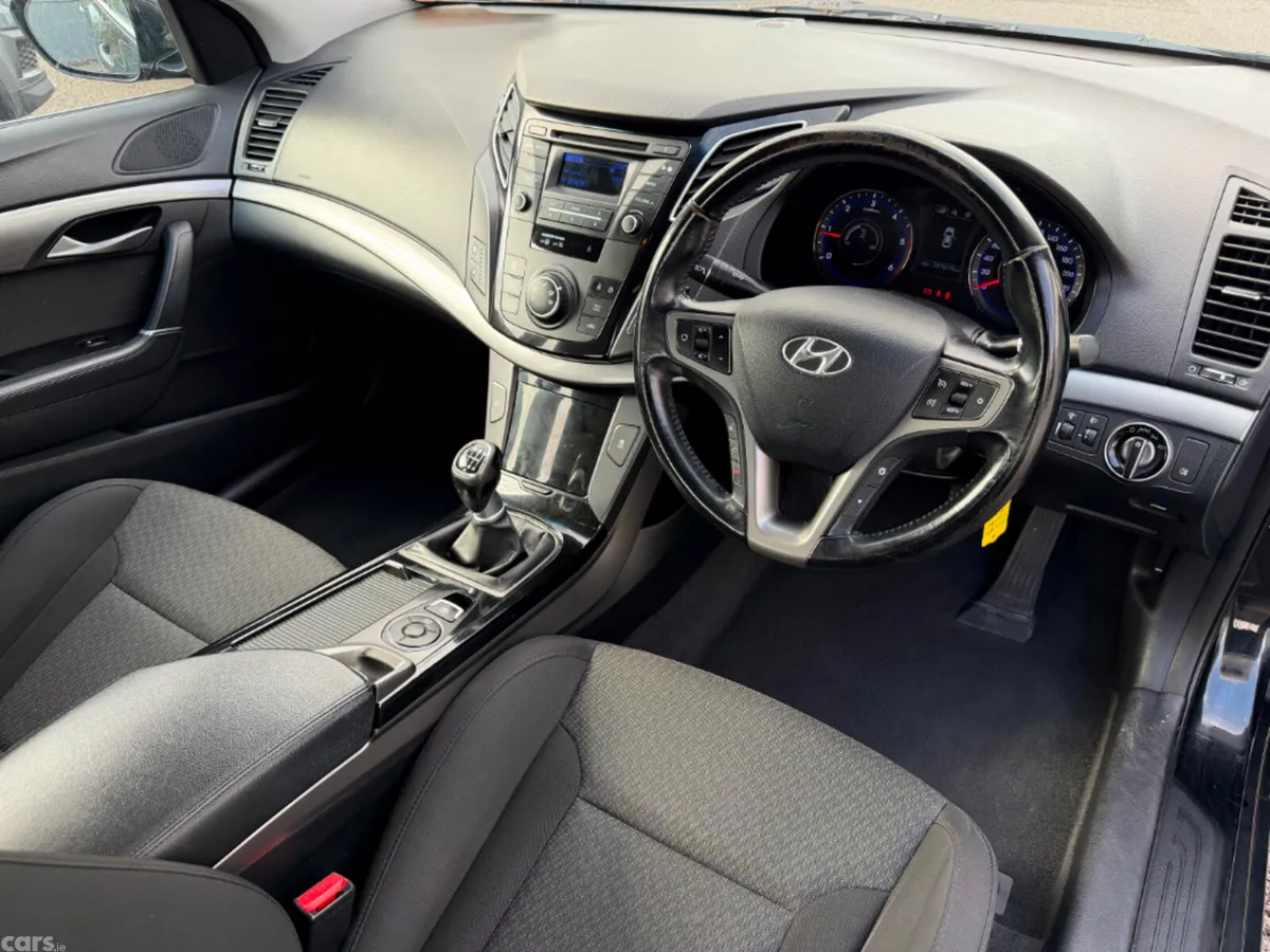 Hyundai i40 Saloon, Diesel, 2015, Black