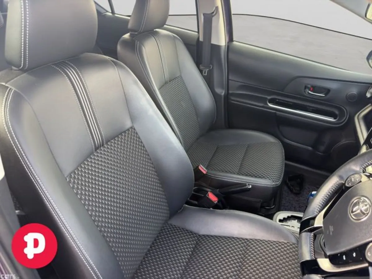 Toyota Aqua Hatchback, Petrol Hybrid, 2018, Blue