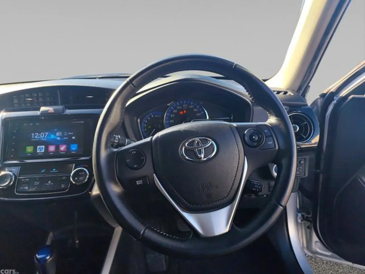 Toyota Corolla Estate, Petrol Hybrid, 2017, Silver