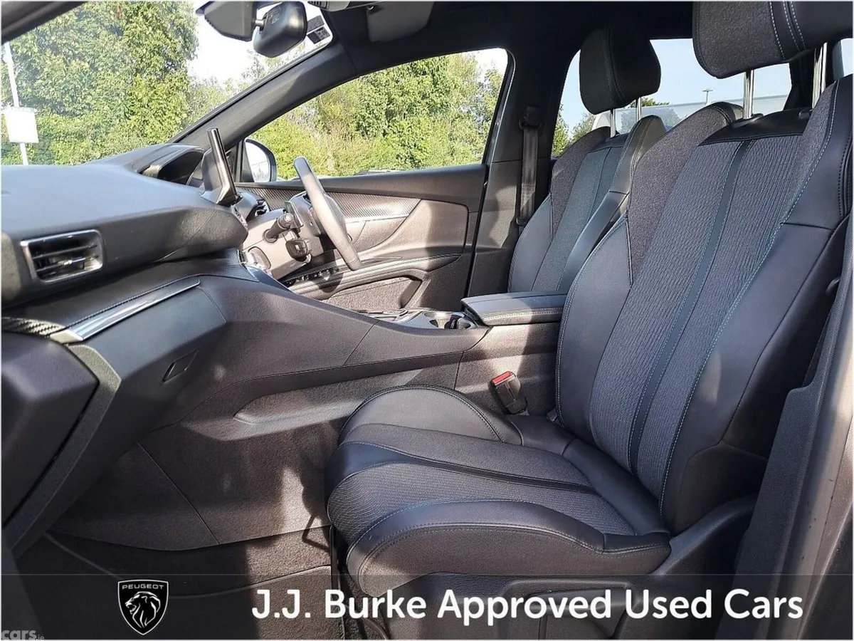 Peugeot 5008 SUV, Petrol Hybrid, 2024, Grey