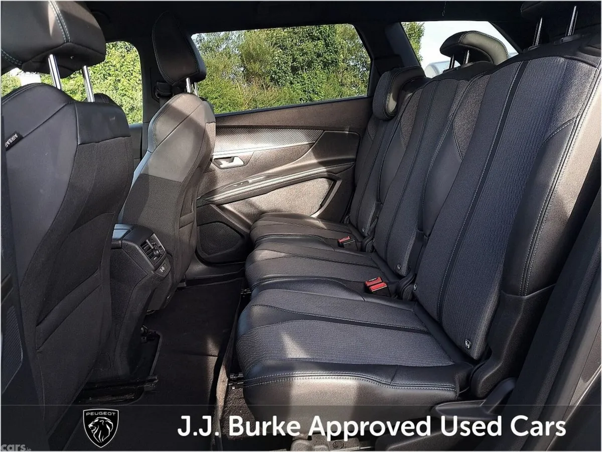 Peugeot 5008 SUV, Petrol Hybrid, 2024, Grey