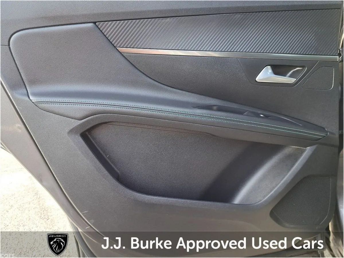 Peugeot 5008 SUV, Petrol Hybrid, 2024, Grey