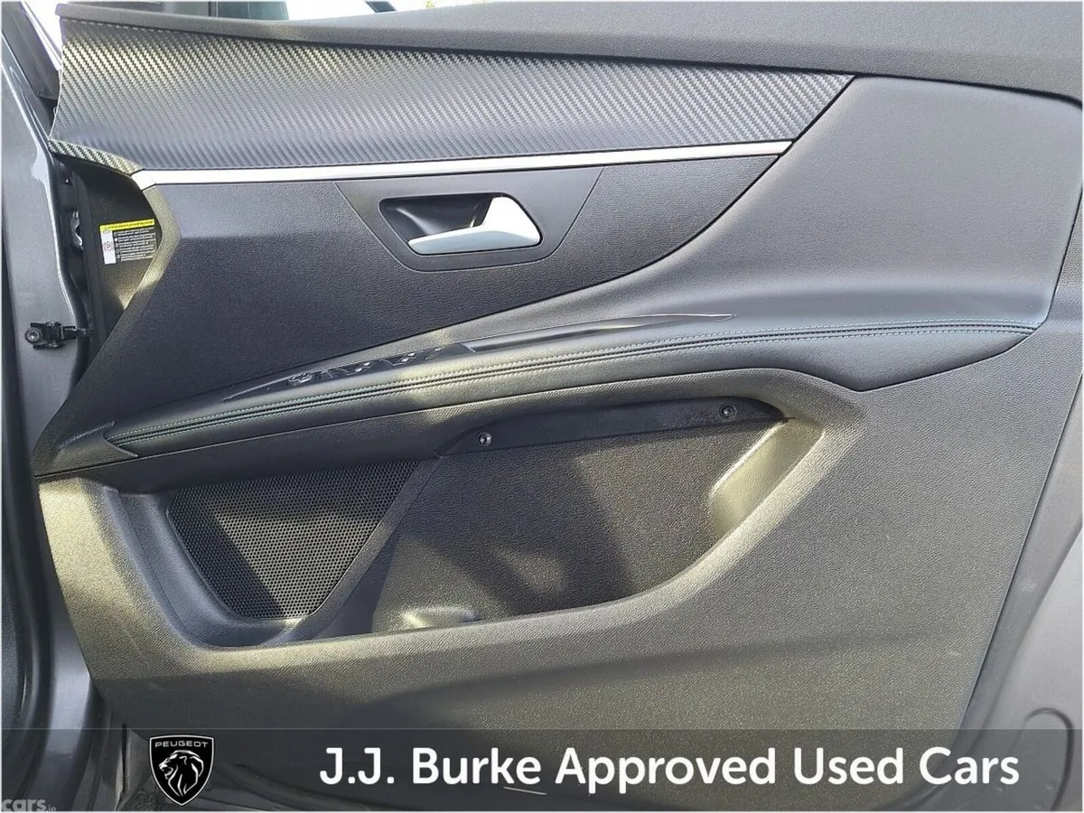 Peugeot 5008 SUV, Petrol Hybrid, 2024, Grey
