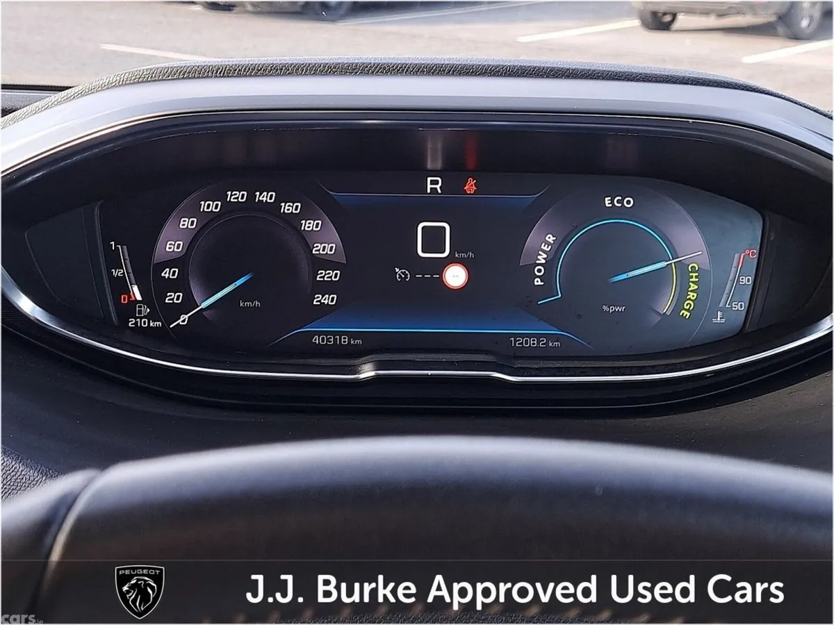 Peugeot 5008 SUV, Petrol Hybrid, 2024, Grey