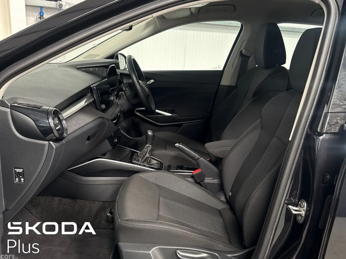 Skoda Fabia Hatchback, Petrol, 2023, Black