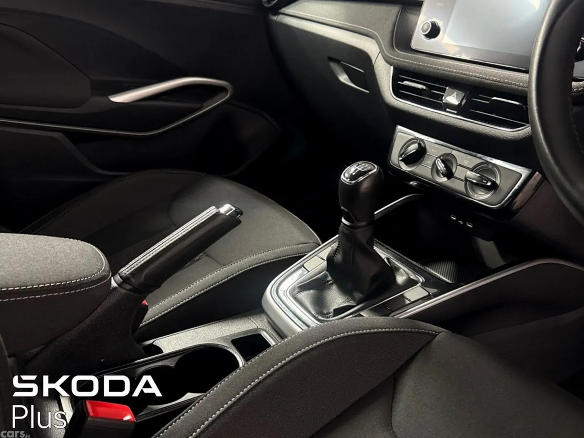Skoda Fabia Hatchback, Petrol, 2023, Black