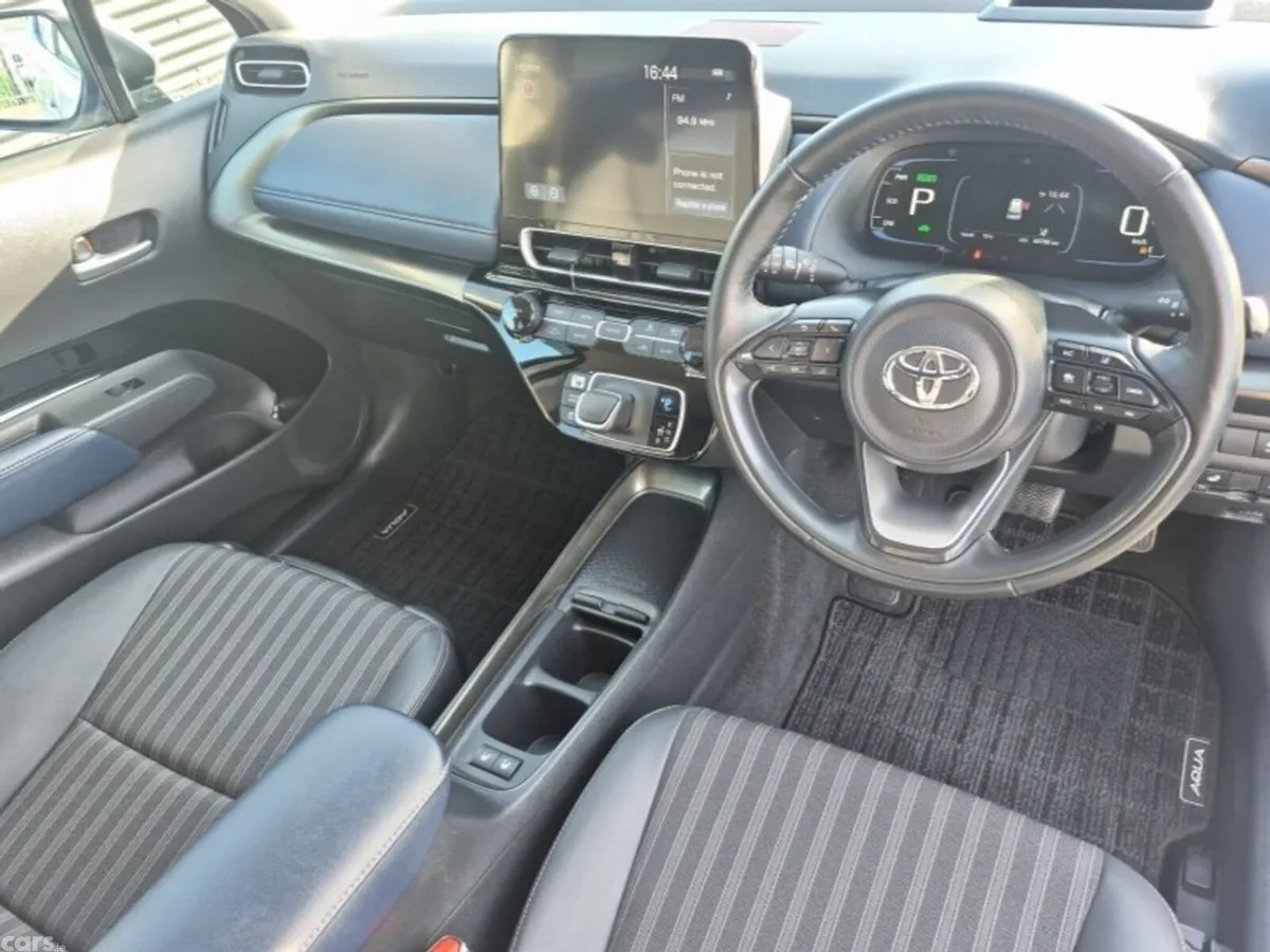Toyota Aqua Hatchback, Petrol Hybrid, 2023, White