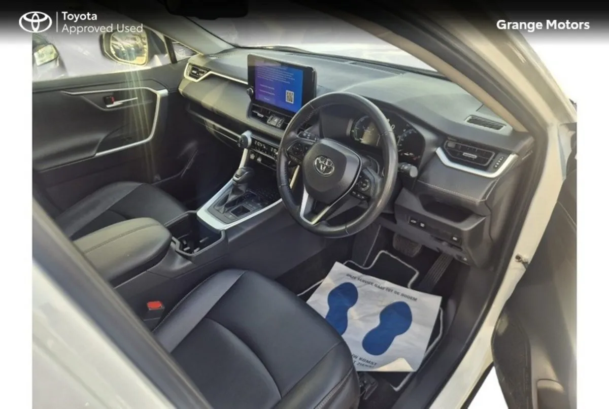 Toyota RAV4 SUV, Petrol Hybrid, 2023, White