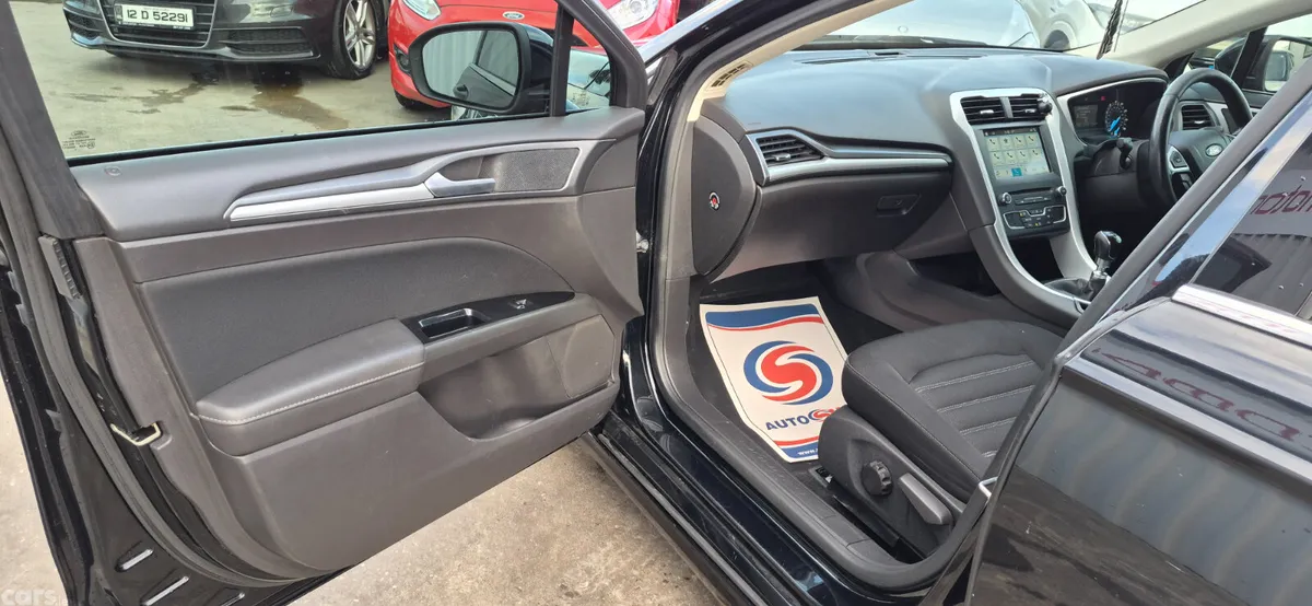 Ford Mondeo Hatchback, Diesel, 2016, Black