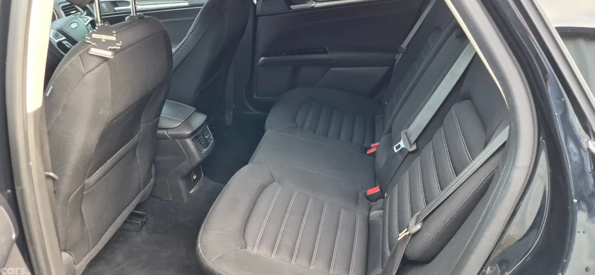 Ford Mondeo Hatchback, Diesel, 2016, Black