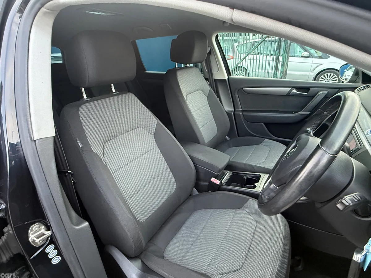 Volkswagen Passat Estate, Petrol, 2013, Black