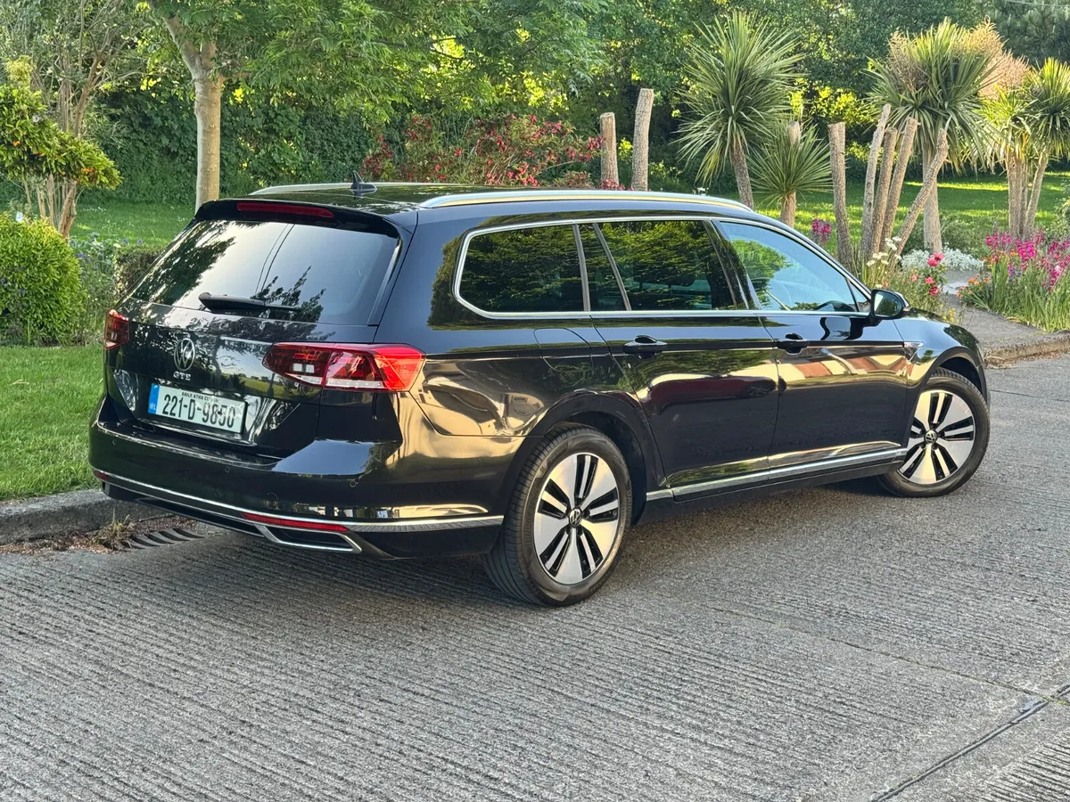 Volkswagen Passat Estate, Petrol Plug-in Hybrid, 2022, Black