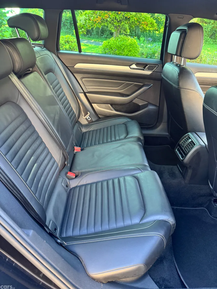 Volkswagen Passat Estate, Petrol Plug-in Hybrid, 2022, Black