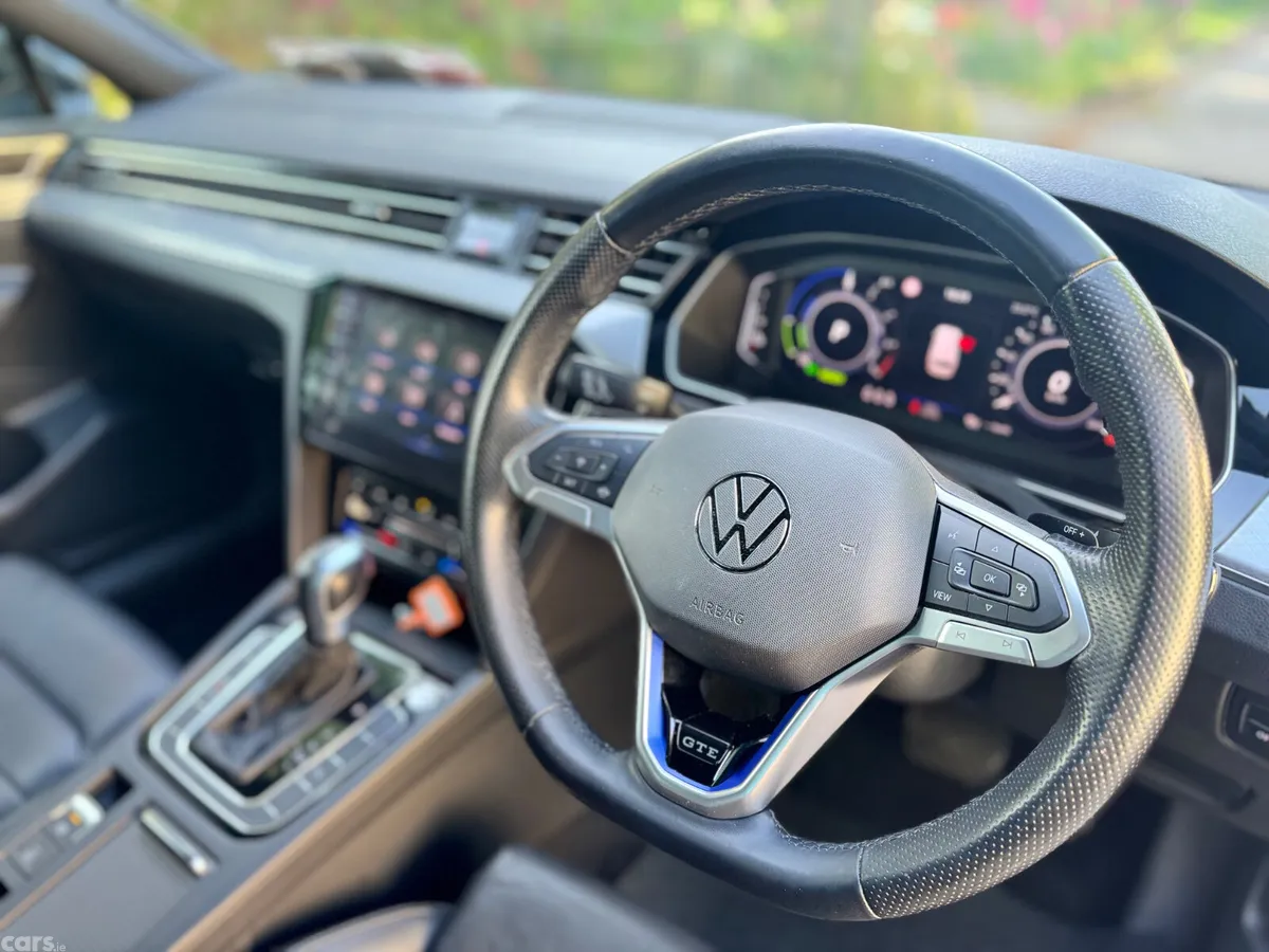 Volkswagen Passat Estate, Petrol Plug-in Hybrid, 2022, Black