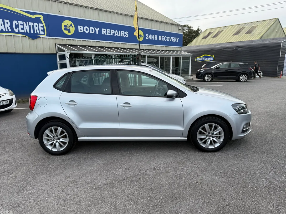 Volkswagen Polo Hatchback, Petrol, 2015, Silver