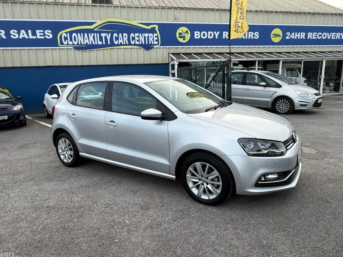 Volkswagen Polo Hatchback, Petrol, 2015, Silver
