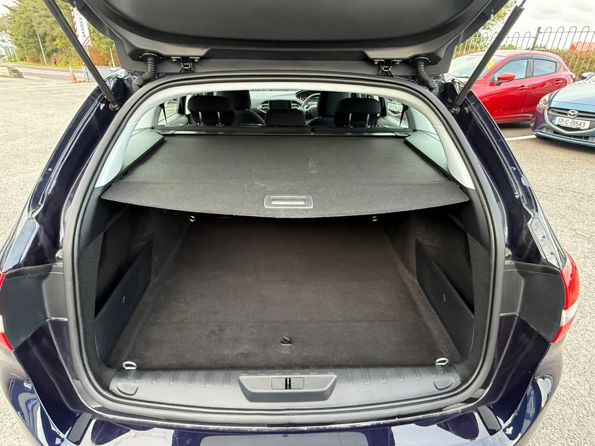 Peugeot 308 Estate, Petrol, 2015, Blue