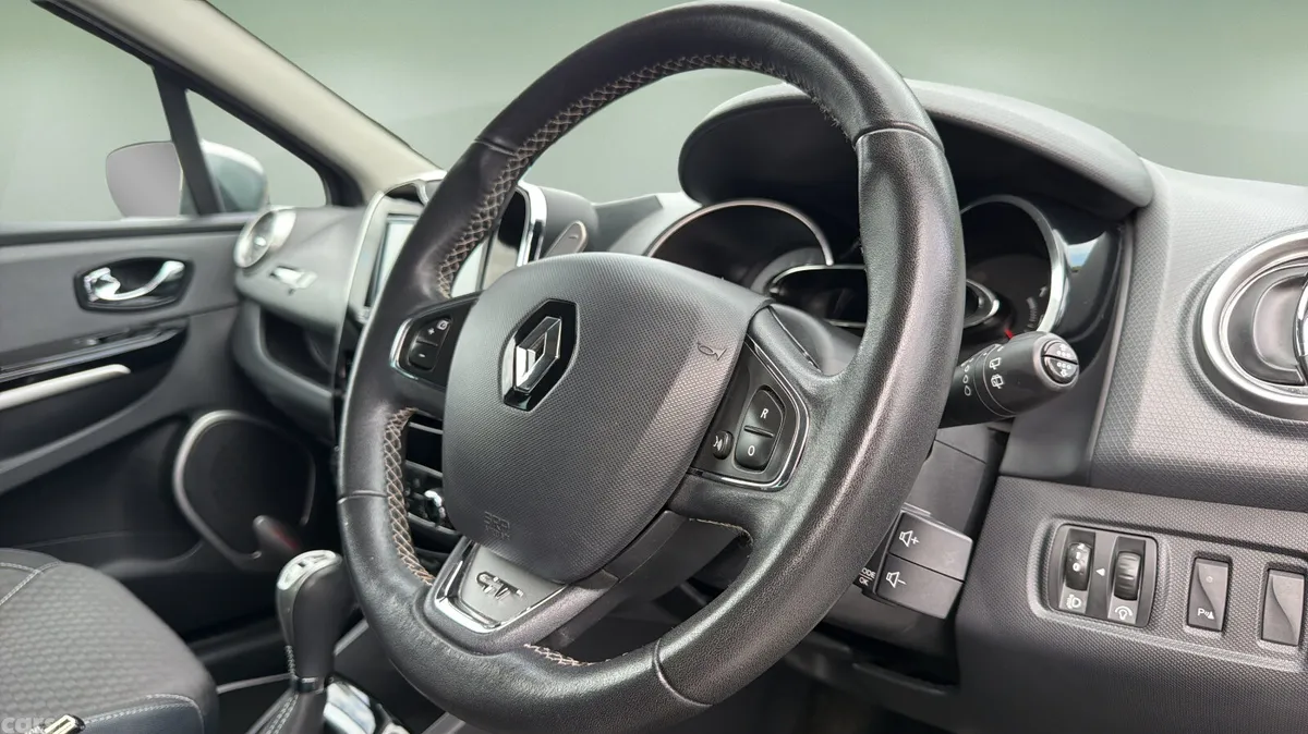 Renault Clio Hatchback, Petrol, 2015, Black