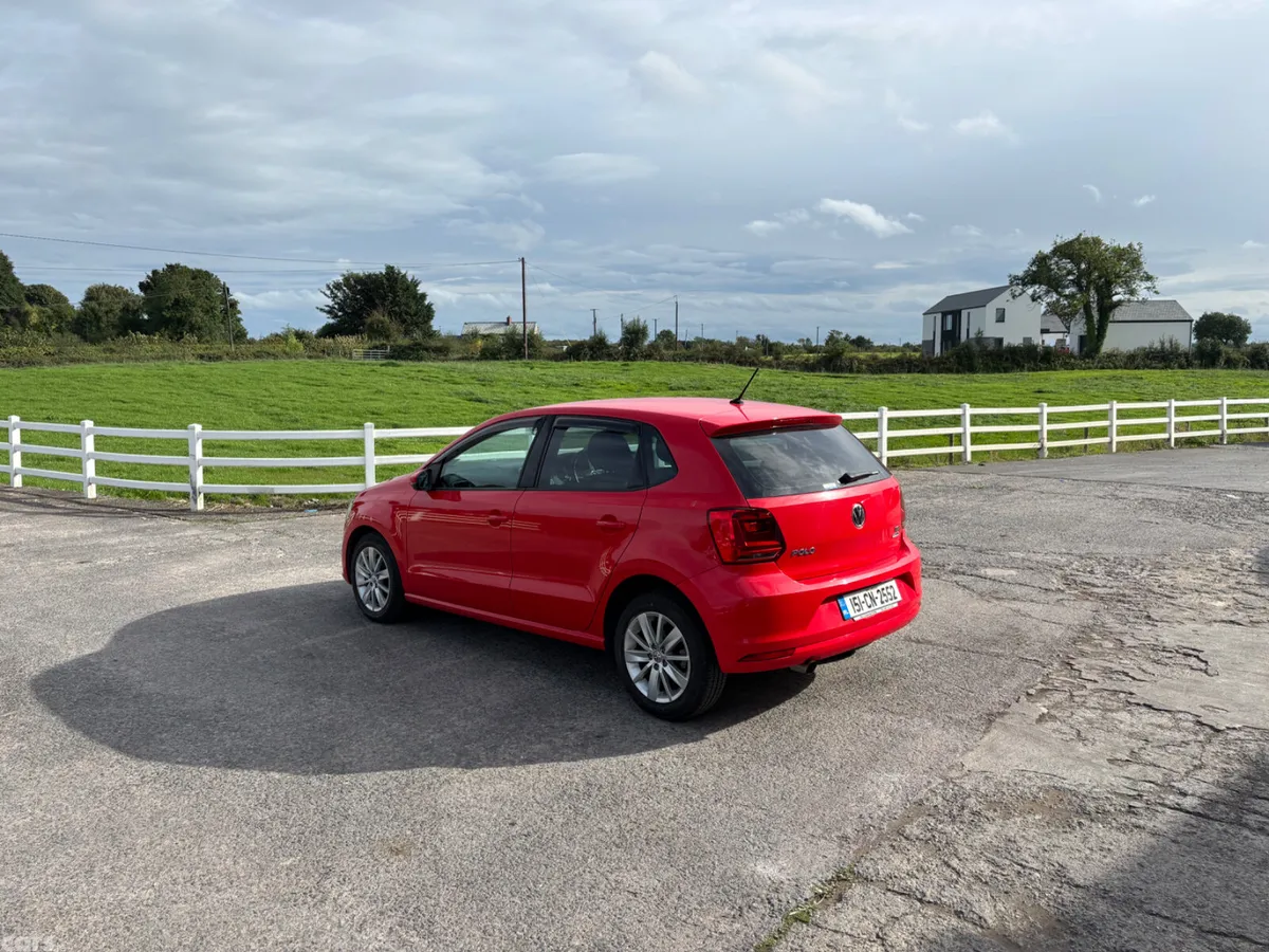 Volkswagen Polo Hatchback, Petrol, 2015, Red