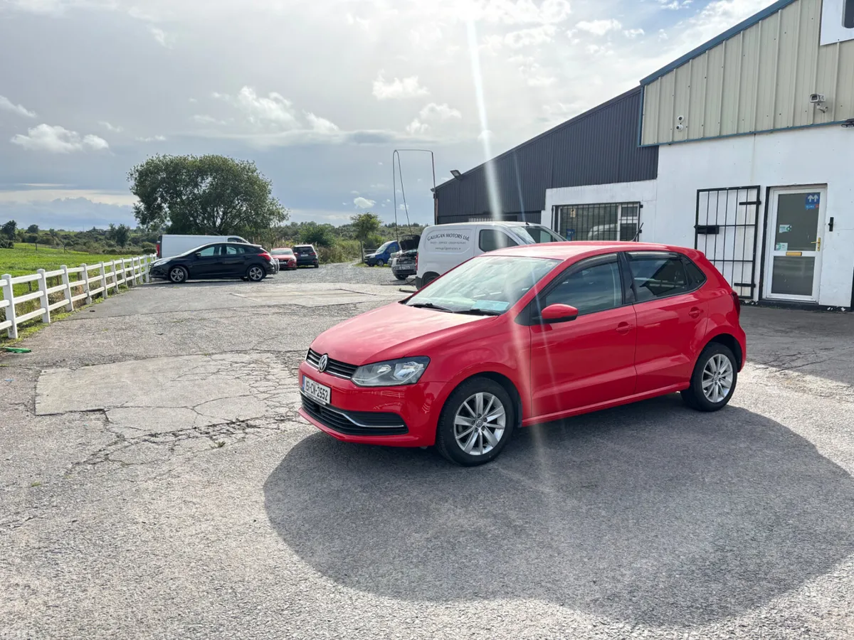 Volkswagen Polo Hatchback, Petrol, 2015, Red