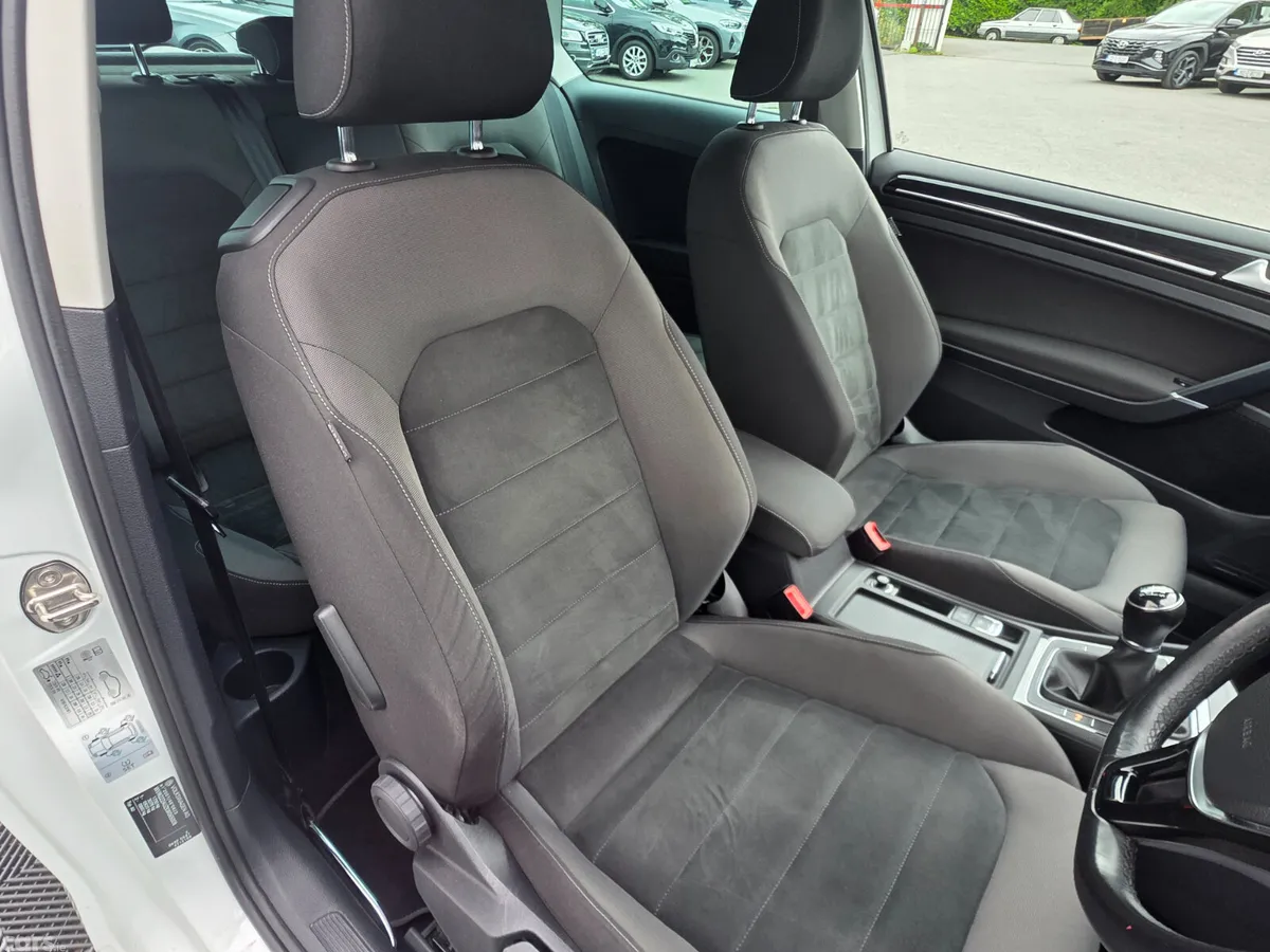 Volkswagen Golf Hatchback, Petrol, 2019, White
