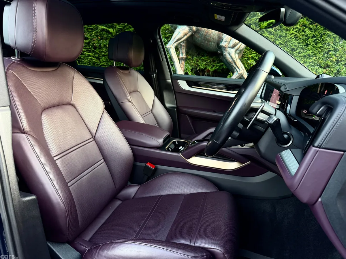 Porsche Cayenne SUV, Petrol Plug-in Hybrid, 2024, Blue