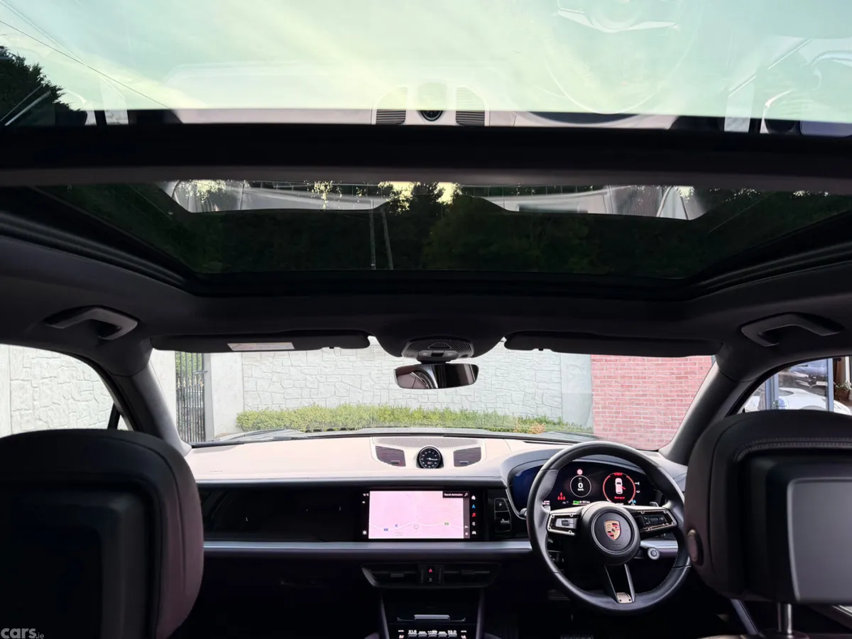 Porsche Cayenne SUV, Petrol Plug-in Hybrid, 2024, Blue
