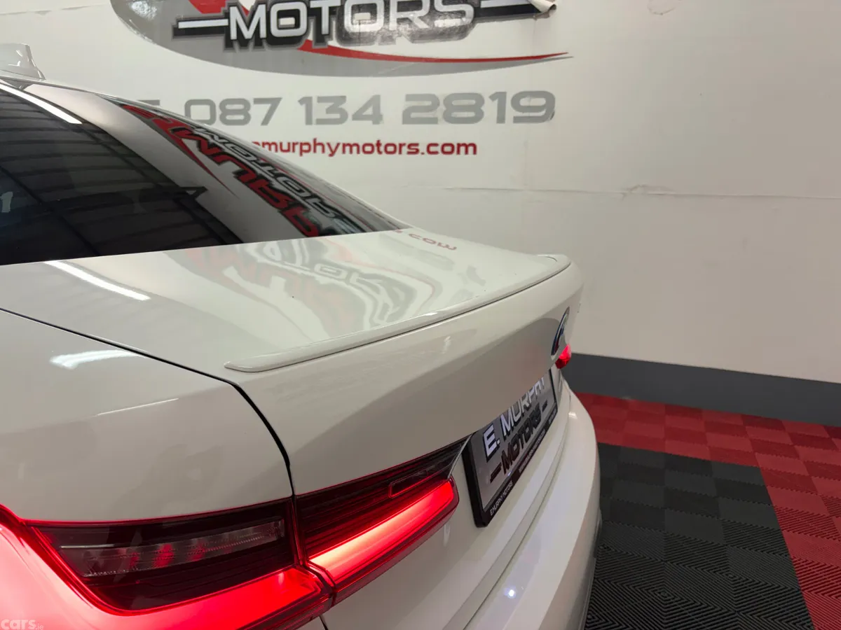 BMW 3-Series Saloon, Petrol Hybrid, 2022, White