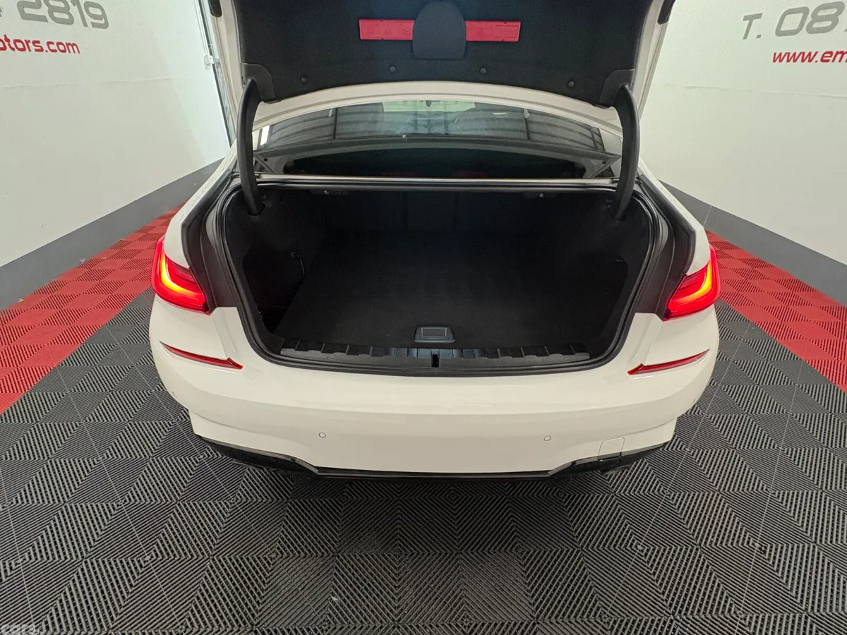 BMW 3-Series Saloon, Petrol Hybrid, 2022, White