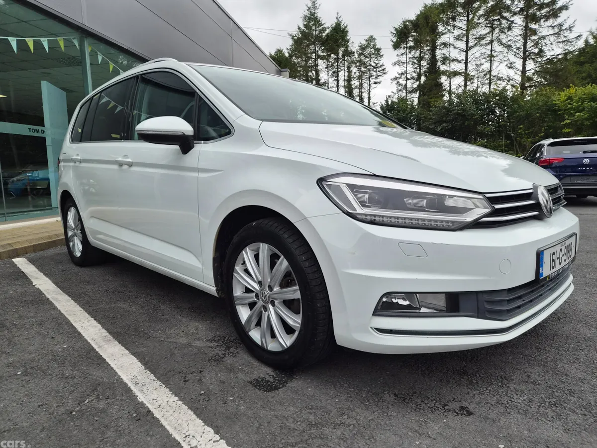 Volkswagen Touran MPV, Petrol, 2016, White