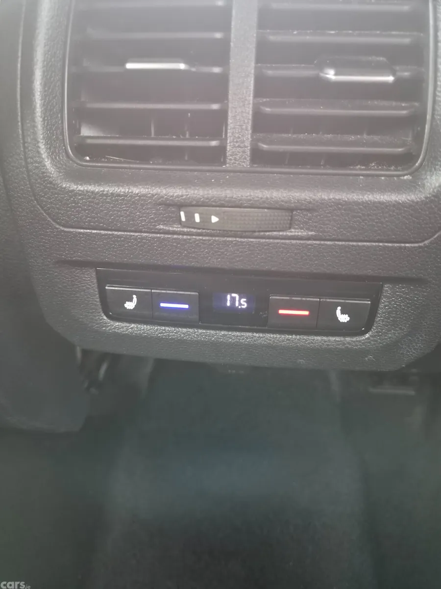 Volkswagen Touran MPV, Petrol, 2016, White