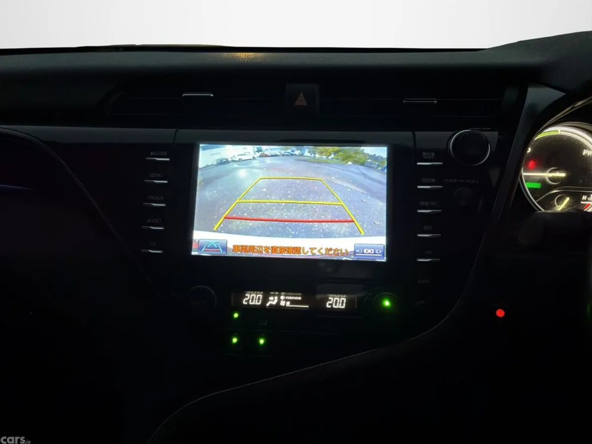 Toyota Camry Saloon, Petrol Hybrid, 2018, White