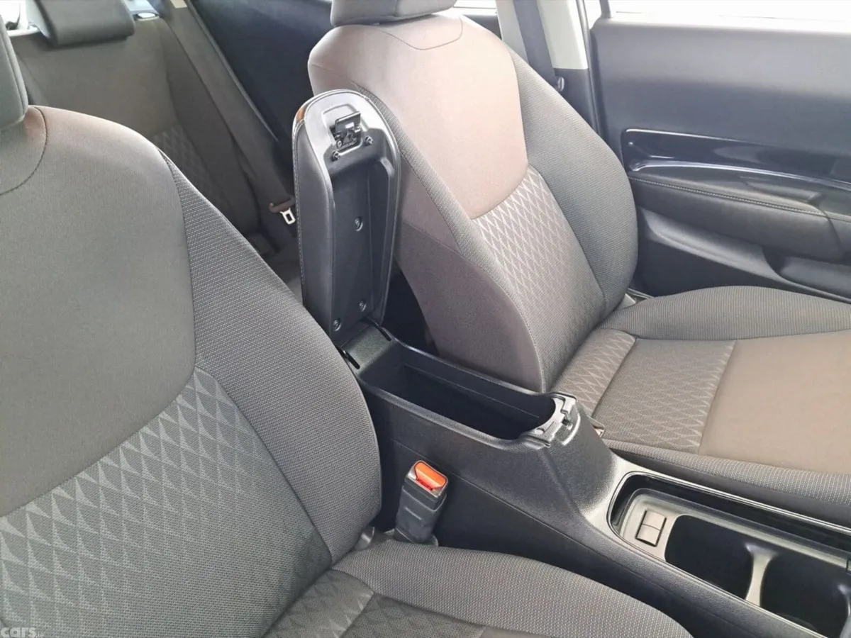 Toyota Aqua Hatchback, Petrol Hybrid, 2024, White