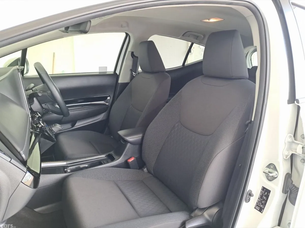 Toyota Aqua Hatchback, Petrol Hybrid, 2024, White