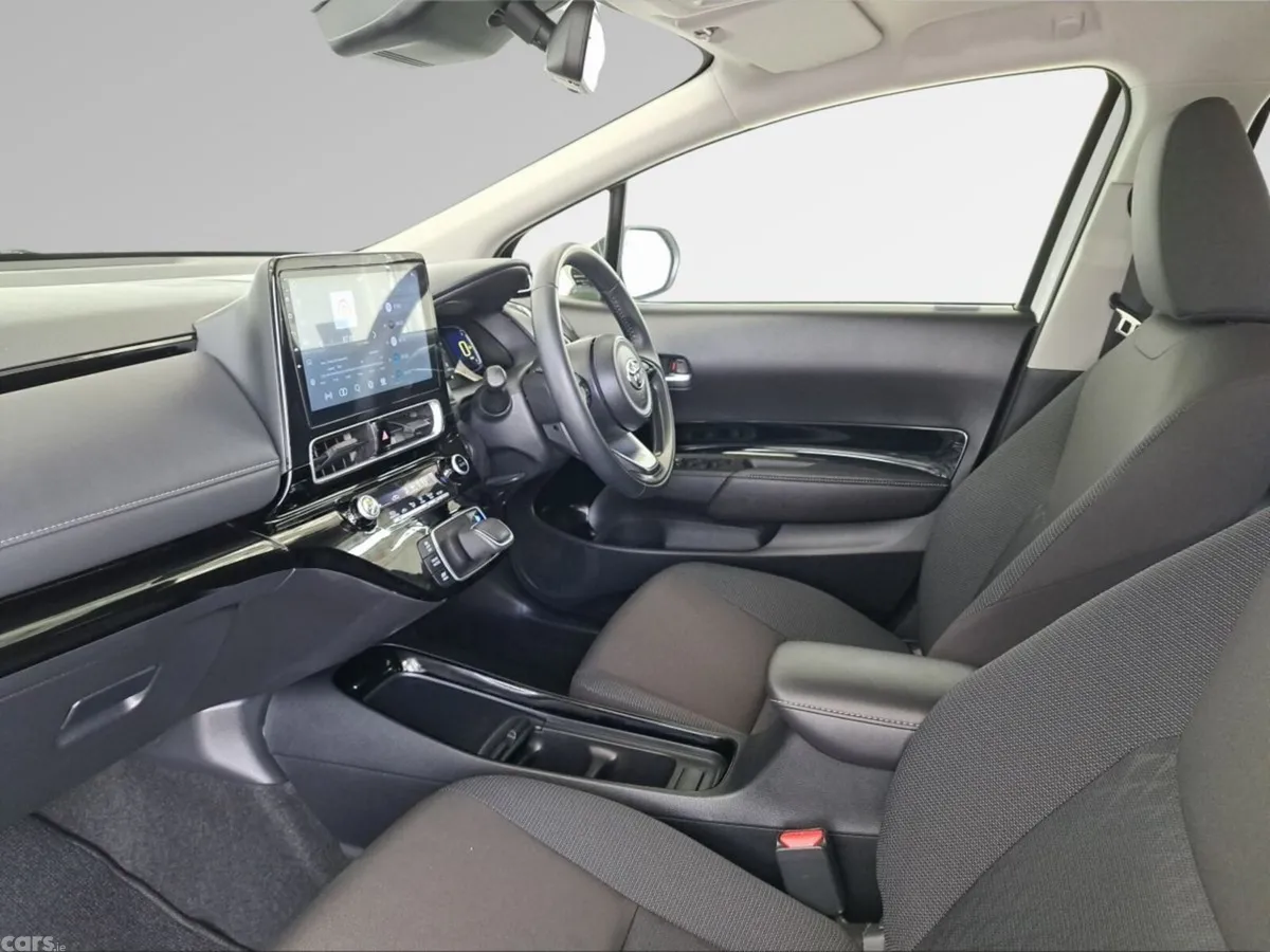 Toyota Aqua Hatchback, Petrol Hybrid, 2024, White