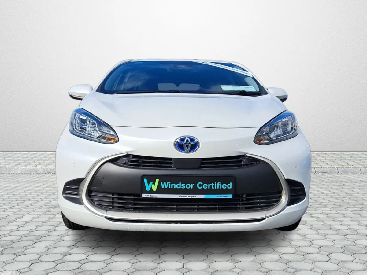 Toyota Aqua Hatchback, Petrol Hybrid, 2024, White
