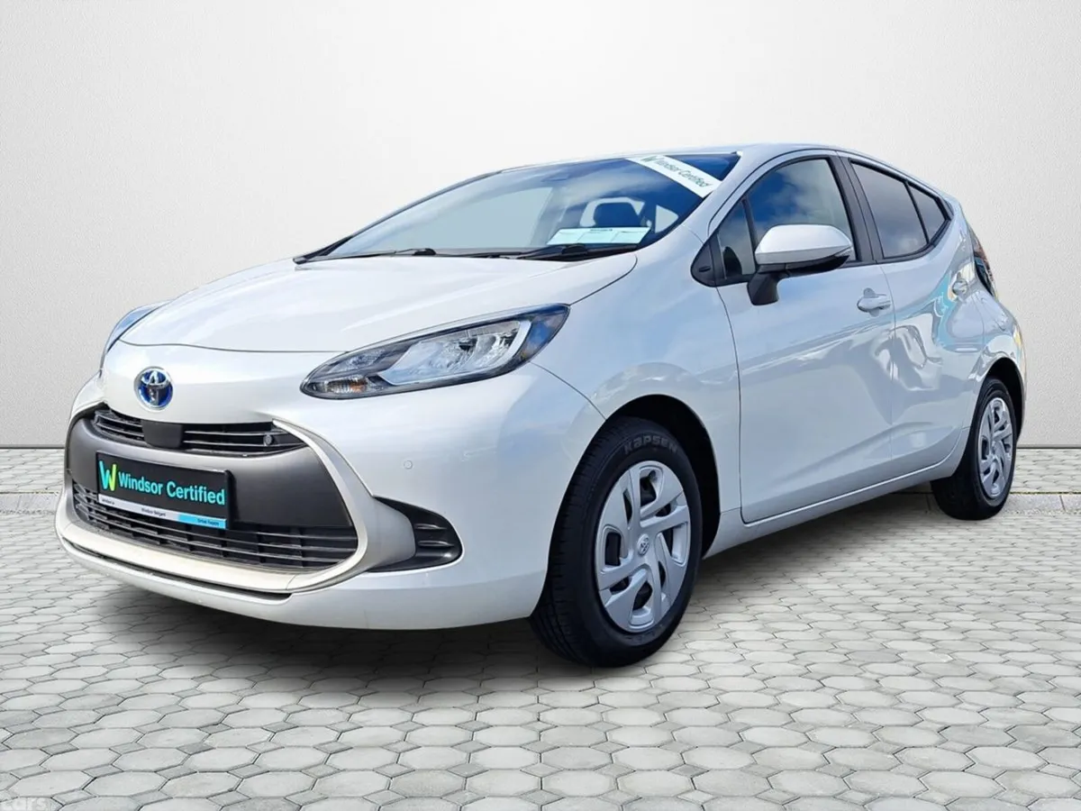Toyota Aqua Hatchback, Petrol Hybrid, 2024, White