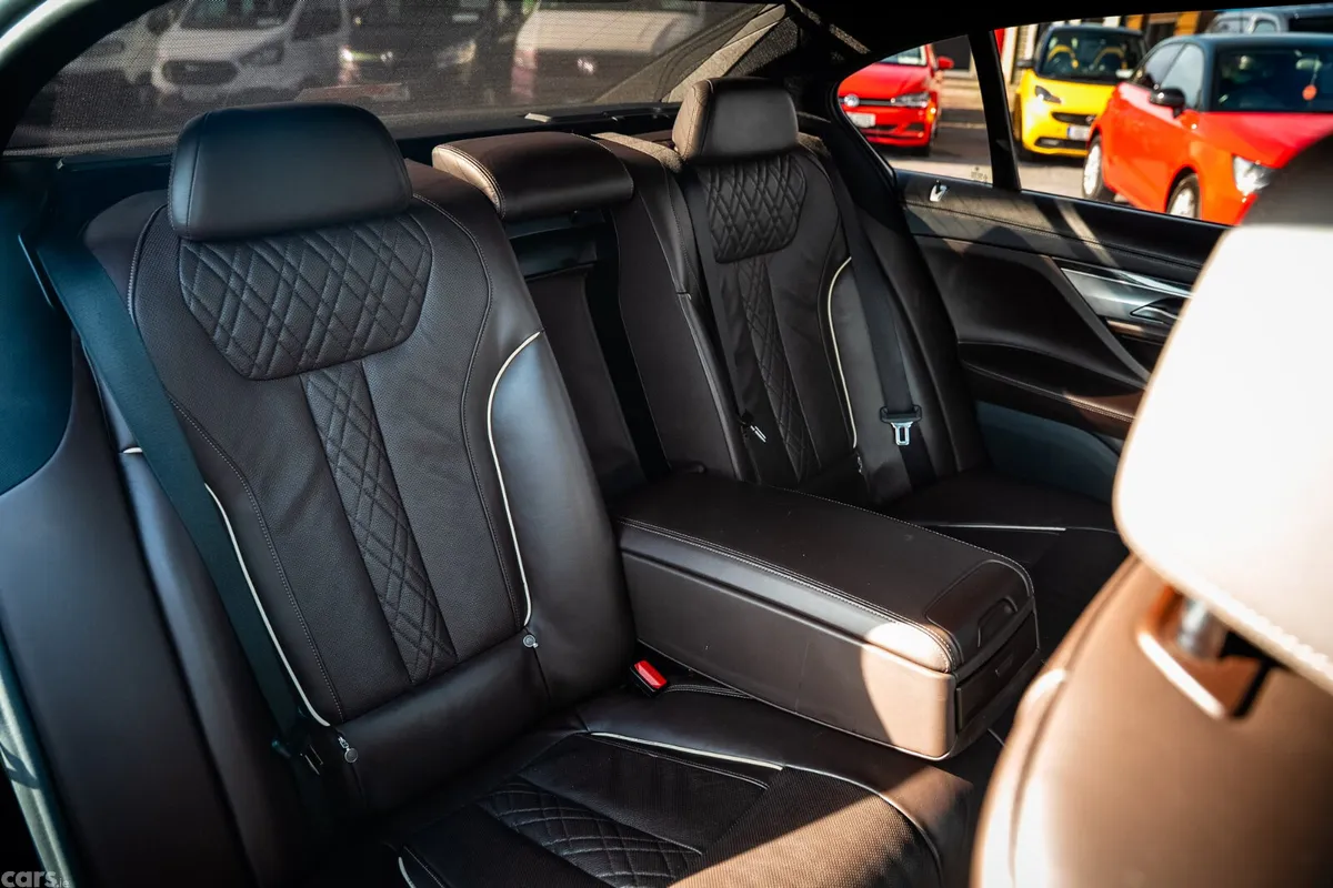 BMW 7-Series Saloon, Petrol Plug-in Hybrid, 2019, Brown