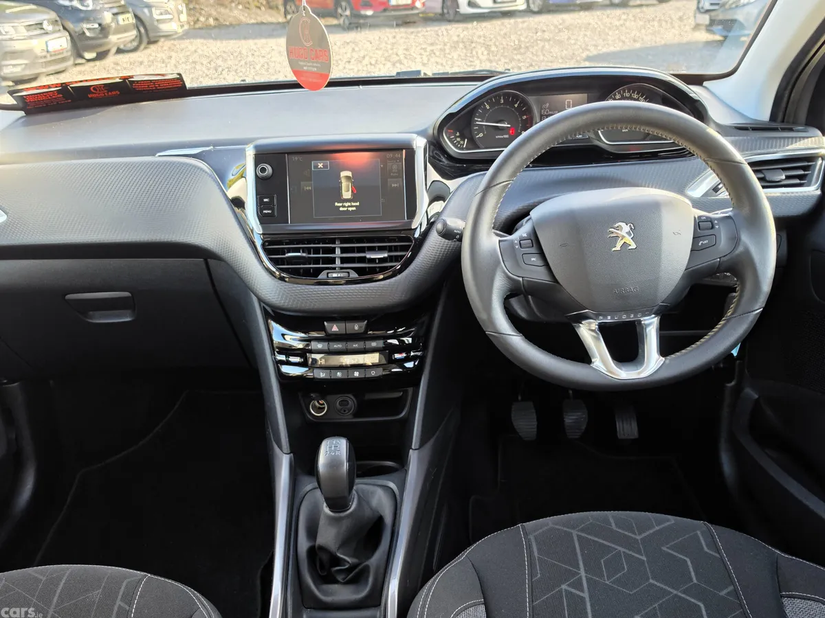 Peugeot 2008 Estate, Diesel, 2017, Grey