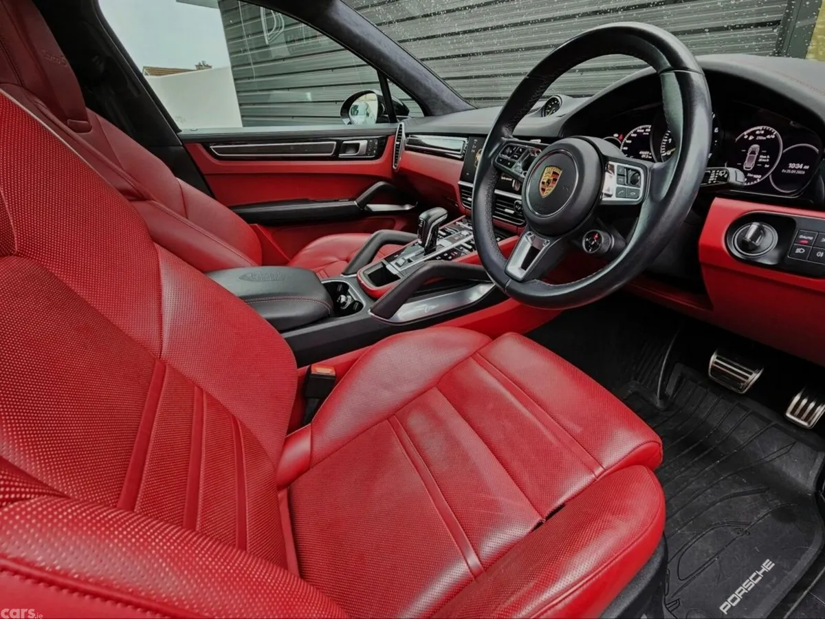 Porsche Cayenne SUV, Petrol Hybrid, 2023, Black