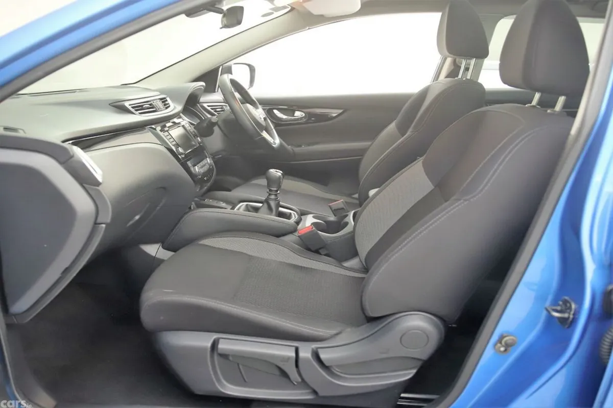 Nissan Qashqai SUV, Petrol, 2020, Blue