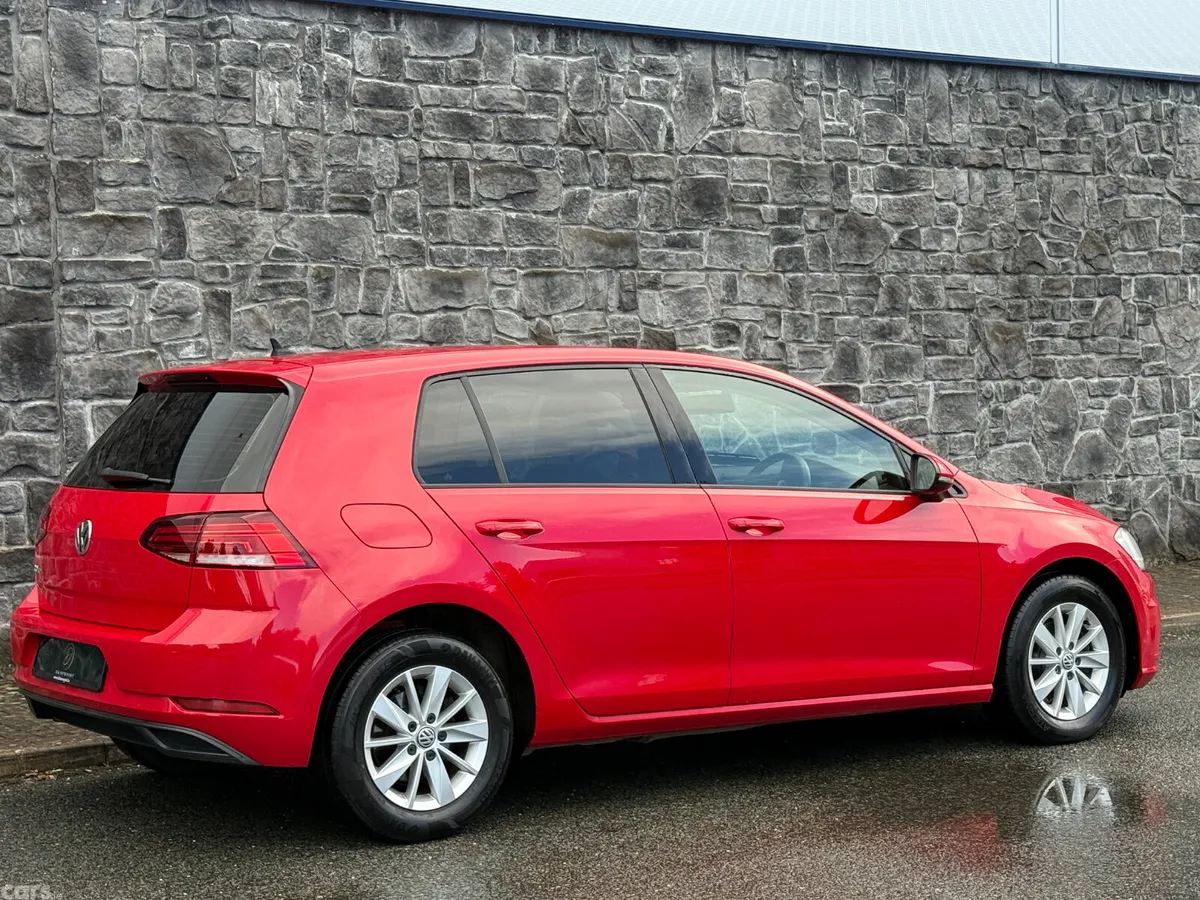 Volkswagen Golf Estate, Diesel, 2018, Red