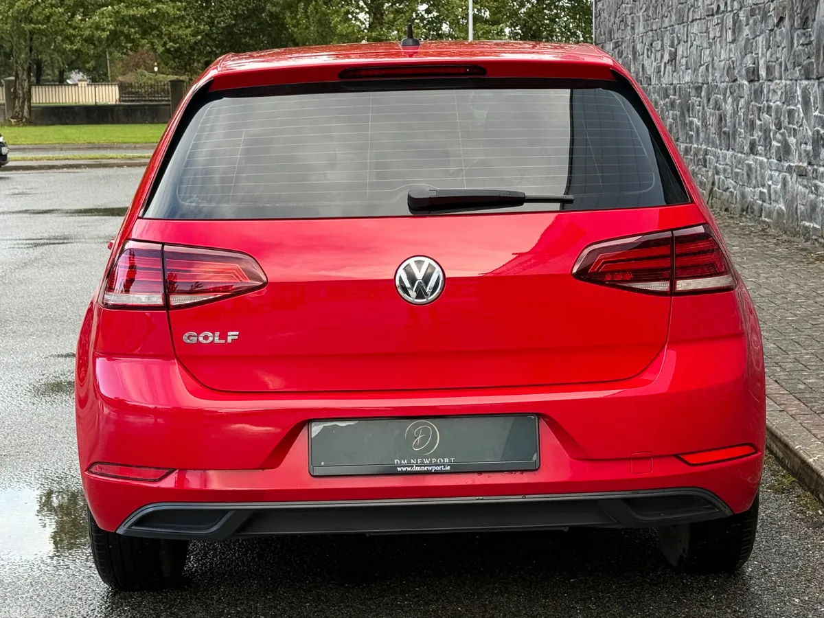 Volkswagen Golf Estate, Diesel, 2018, Red