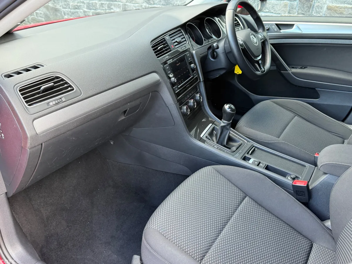 Volkswagen Golf Estate, Diesel, 2018, Red