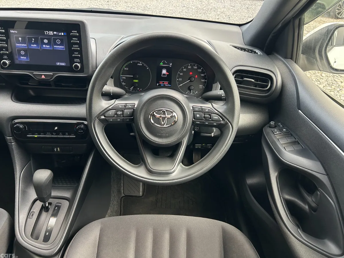 Toyota Yaris Hatchback, Petrol Hybrid, 2021, White