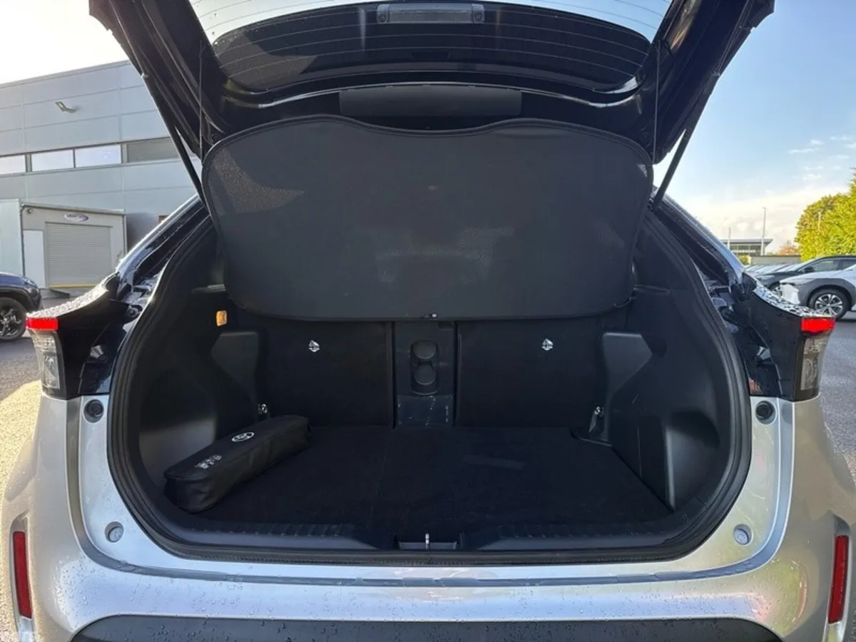 Toyota Yaris Cross Hatchback, Petrol Hybrid, 2026, Grey