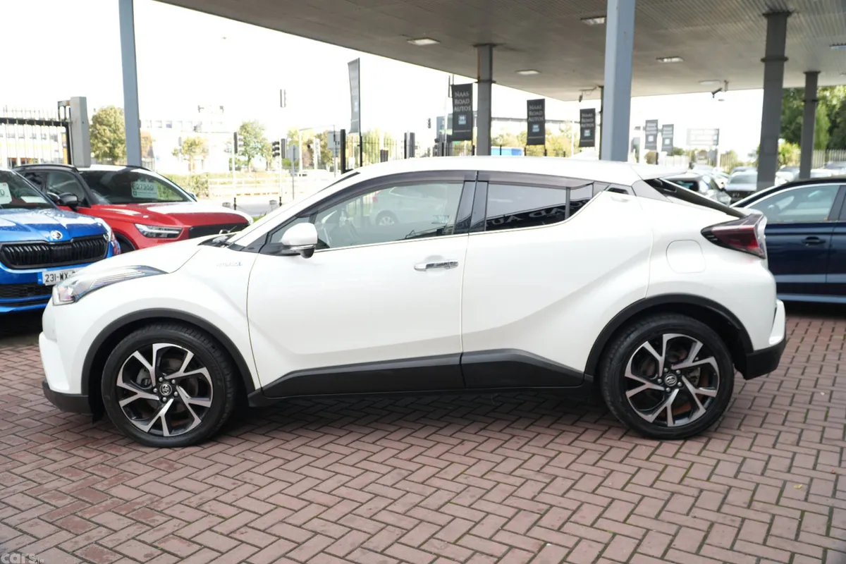 Toyota C-HR Hatchback, Petrol Hybrid, 2018, White