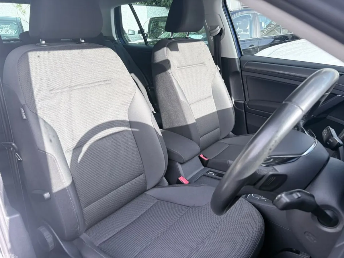 Volkswagen Golf Hatchback, Petrol, 2017, Blue