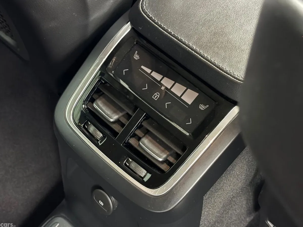 Volvo XC90 SUV, Petrol Plug-in Hybrid, 2023, Grey