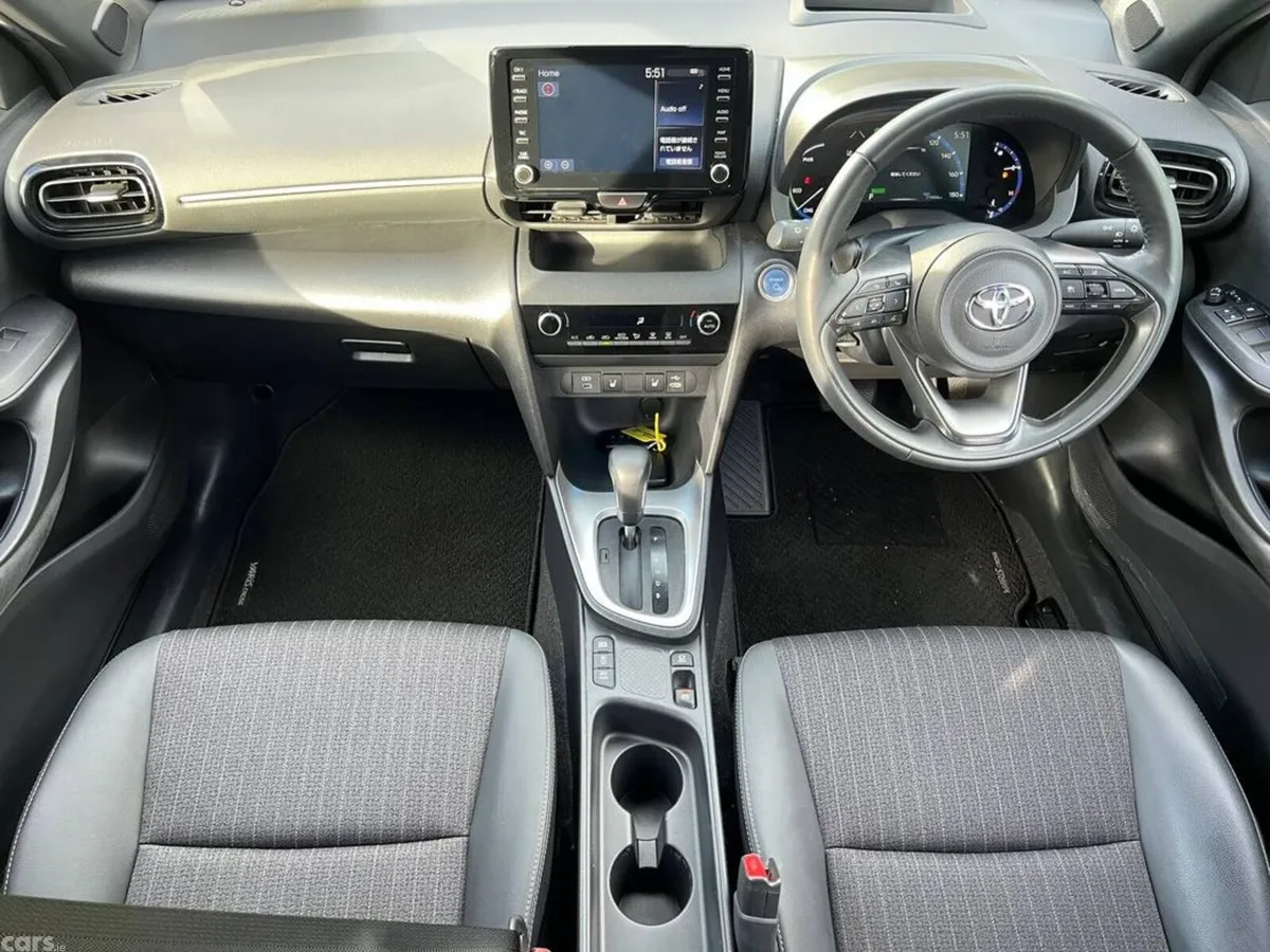 Toyota Yaris Cross Hatchback, Petrol Hybrid, 2022, White